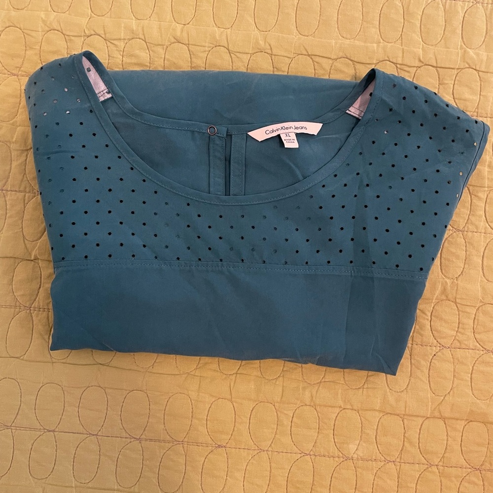 “Calvin Klein Jeans” Green soft velvety like fabric sleeveless top size XL denim